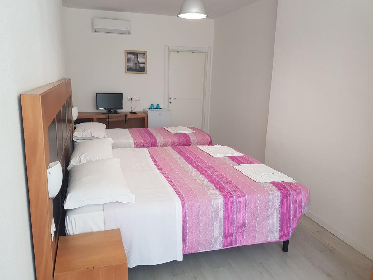 Duna Camere Con Bagno Lido Adriano Luaran gambar